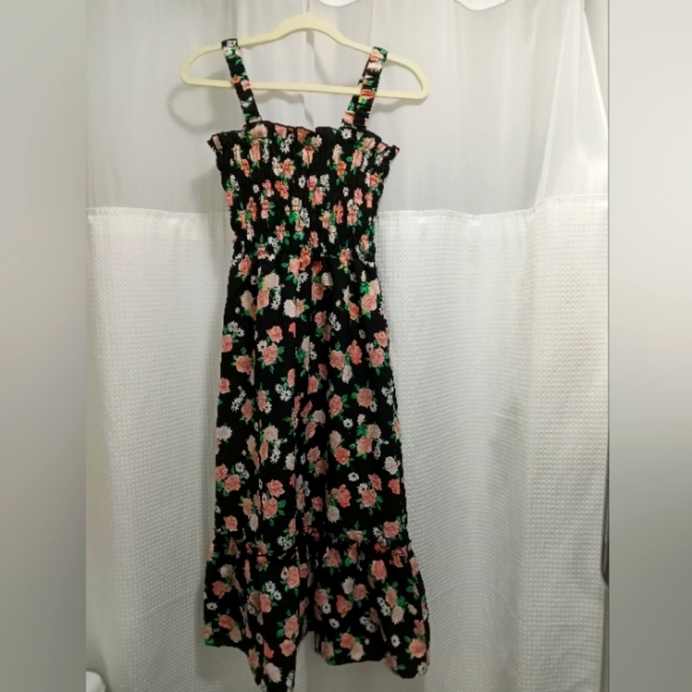 EUC. H&M Maxi/Midi sundress. Size small.
